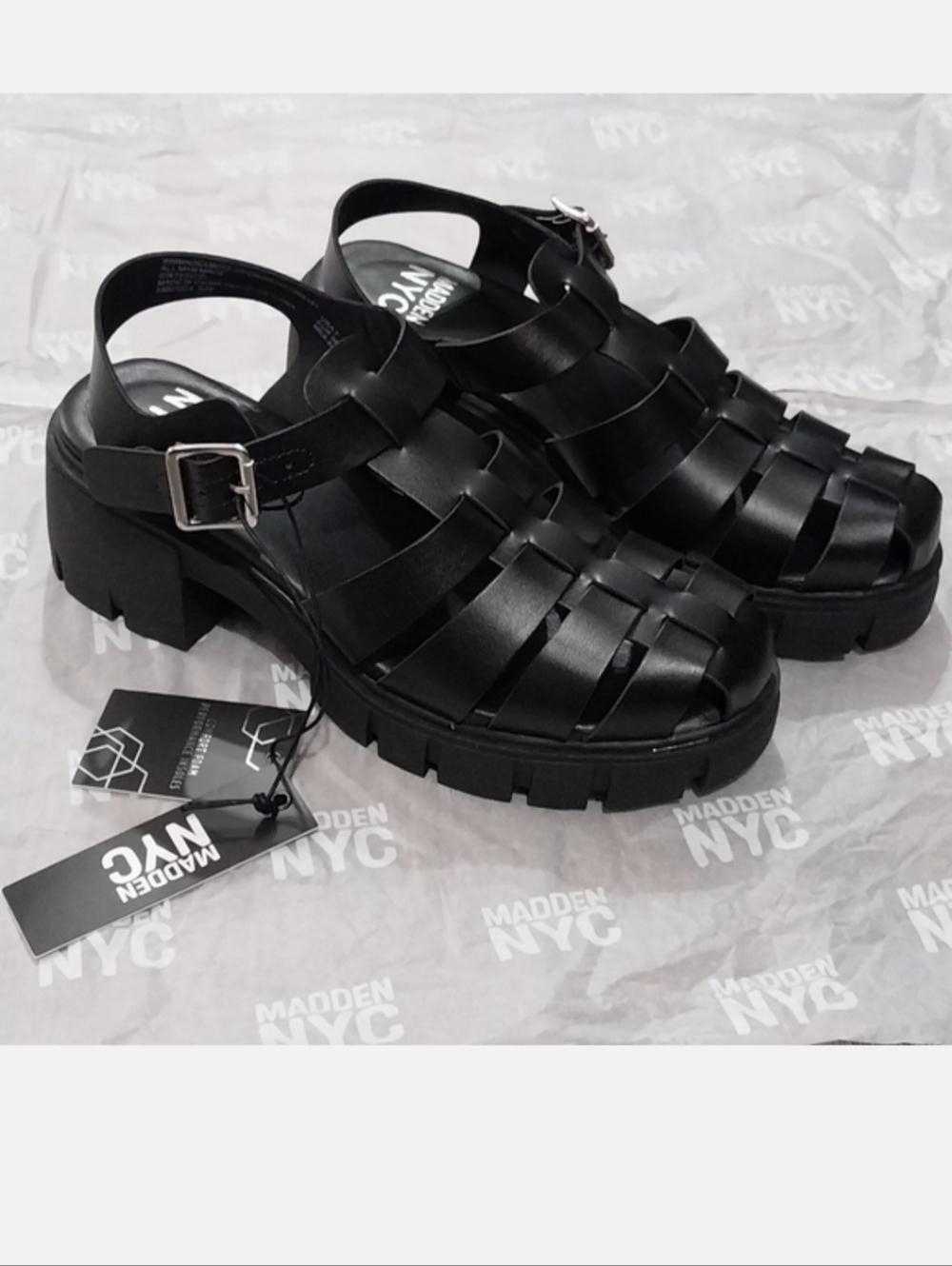 Madden NYC Chunky Platform Sandals Womens 7 Black Strappy Wedge Sandal